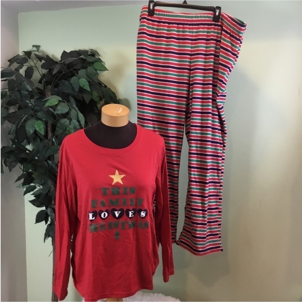 Jammies for Families “This Family Loves Christmas” pajamas Womans XXL